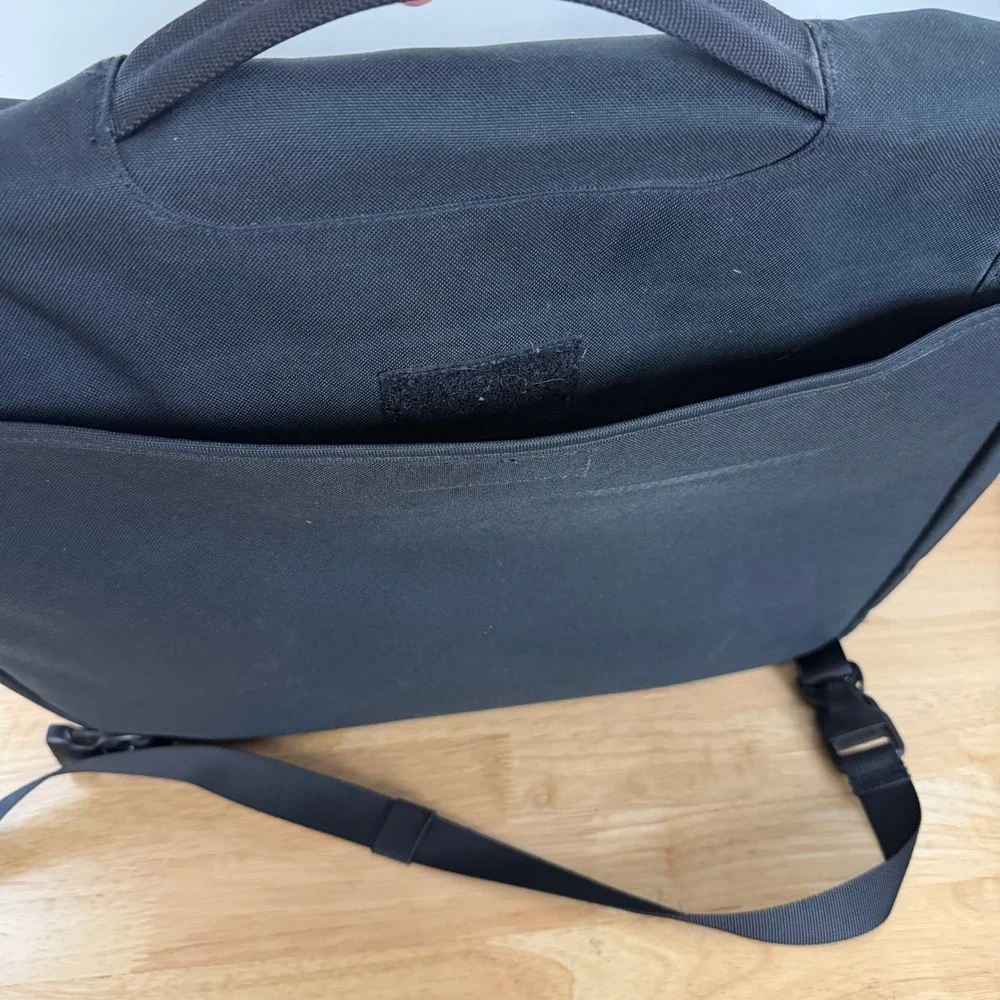 Patagonia Critical Mass Messenger Bag Black Sierra Nevada Brewing Co Logo Large